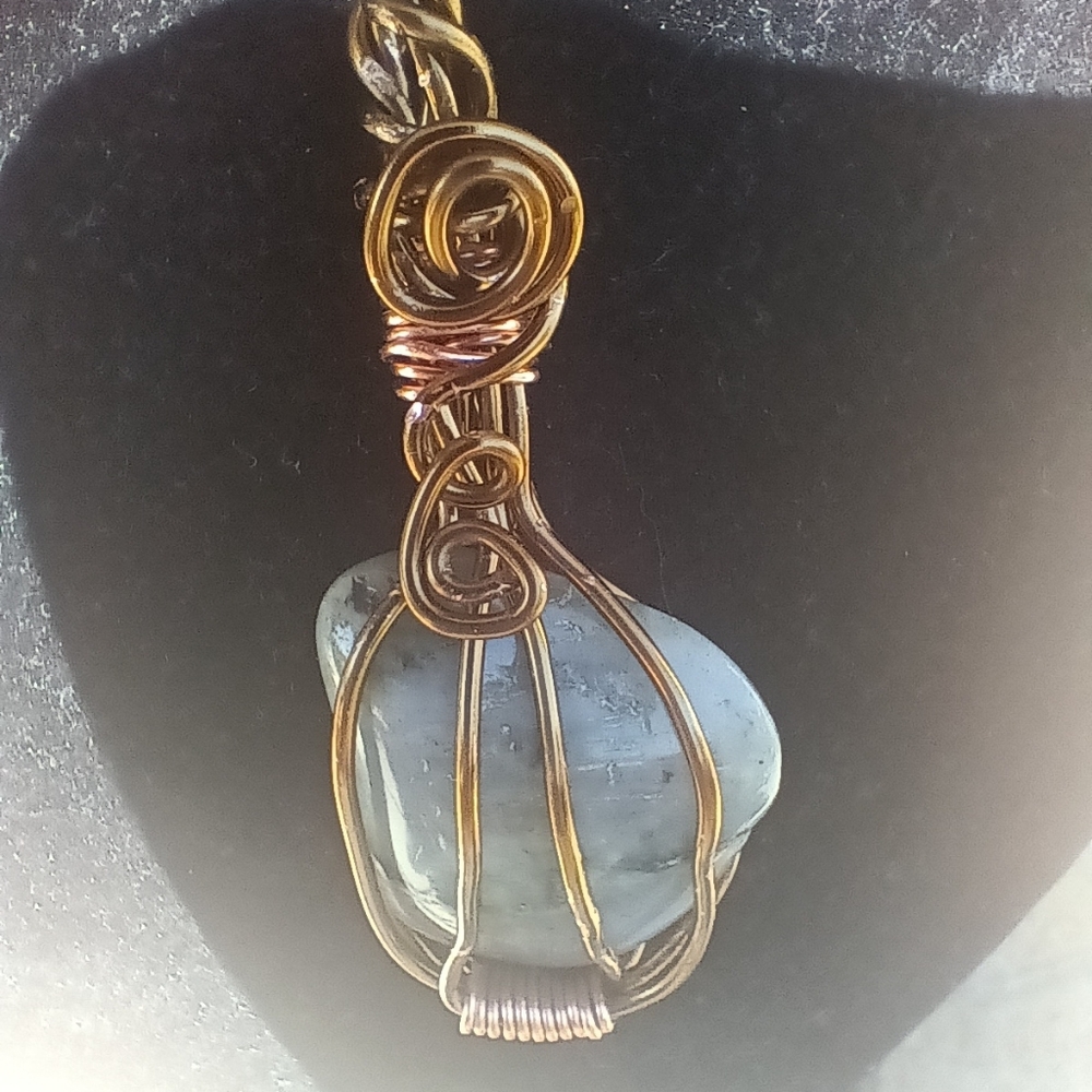 Laboadorite  Stone  Necklace - Picture 9 of 10